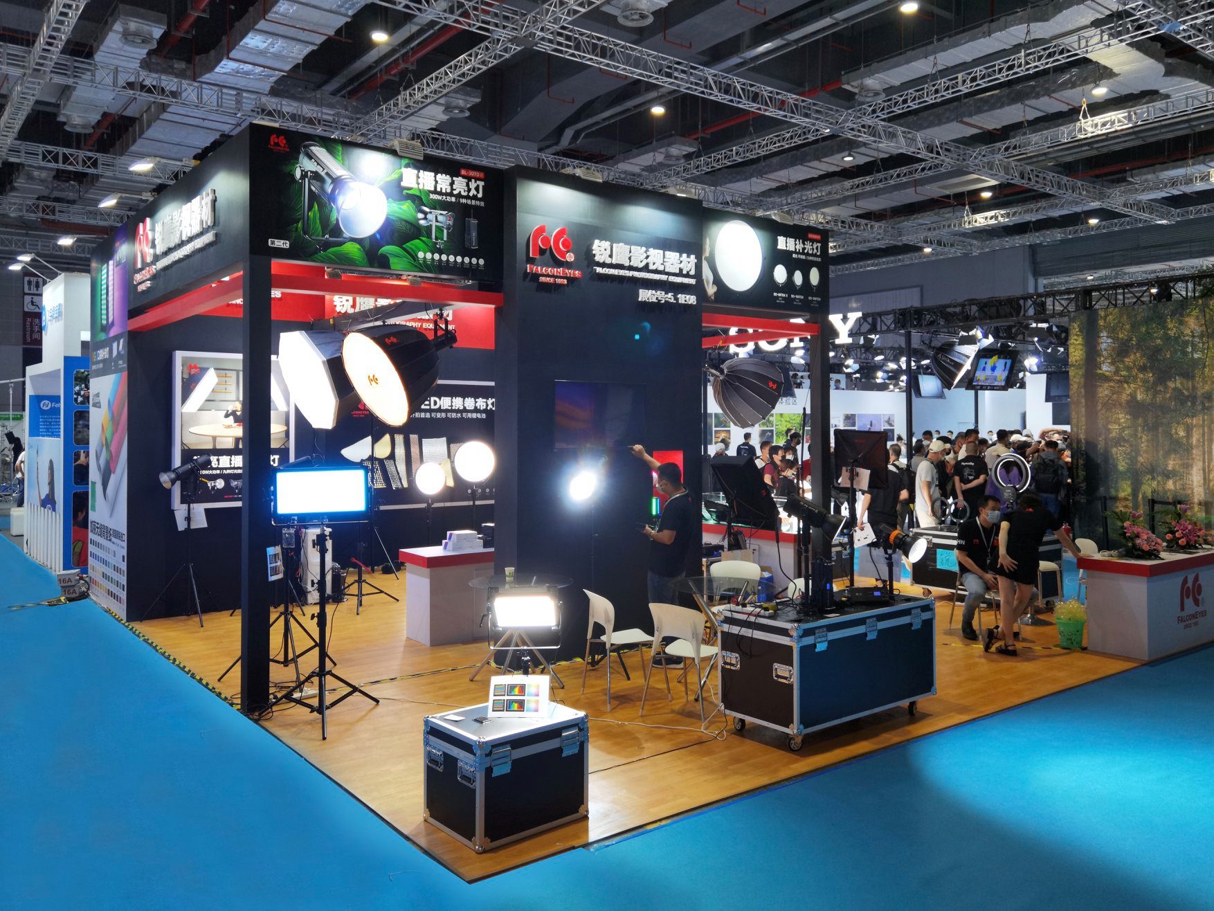 The 2020 Photo & Imaging Shanghai is happening now! It is held in Shanghai National Exhibition and Convention Center (NECC) from today July 8th to 11th, 2020, showing the companies news of China and internationals related to sectors Photography, Audiovisual, and Cinematography. Visit the #FalconEyes Stand at 5.1E08 to check out latest lighting equipment!  ​Falcon Eyes Stand: 5.1E08...